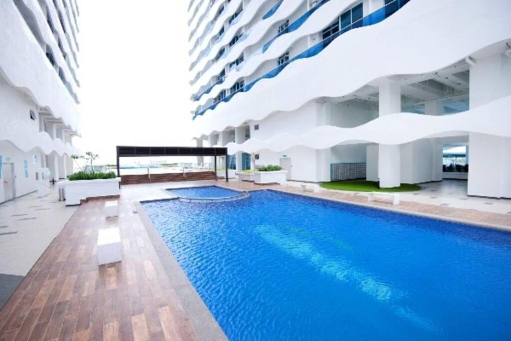 The Wave - Kota Laksamana -- Pool View -- 6 Pax Apartment Malacca Екстериор снимка